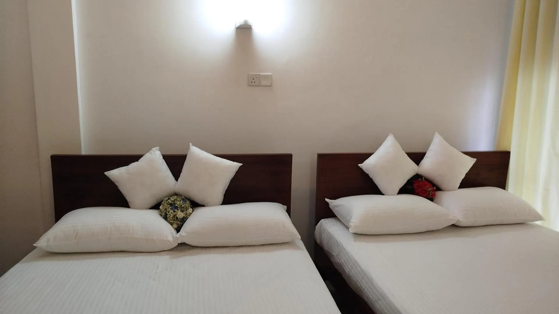 Hotel Elzangi Negombo